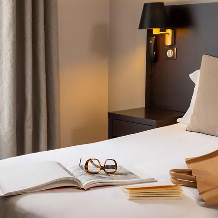 Sophie Germain Hotel 3*